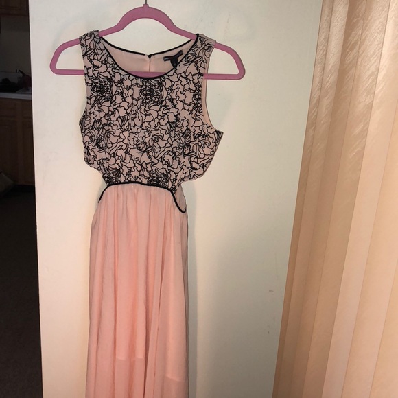 Free flowing summer dress - Picture 1 of 7